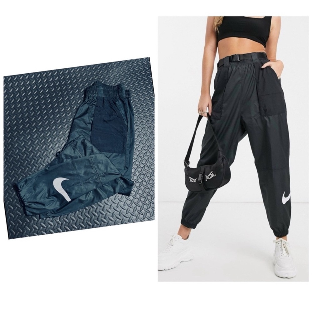 Nike Women's Swoosh Black Jogger Pants